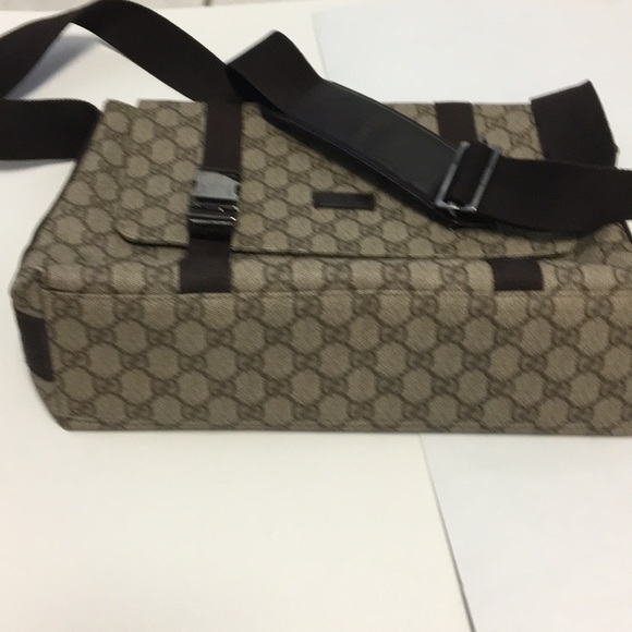 👜Authentic Gucci Large Monogram 👜 - Picture 4 of 8